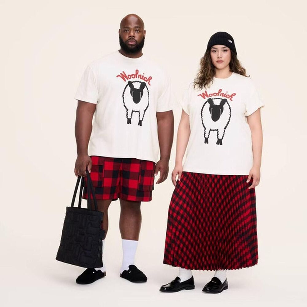 Woolrich Men's Red and White T-shirt
